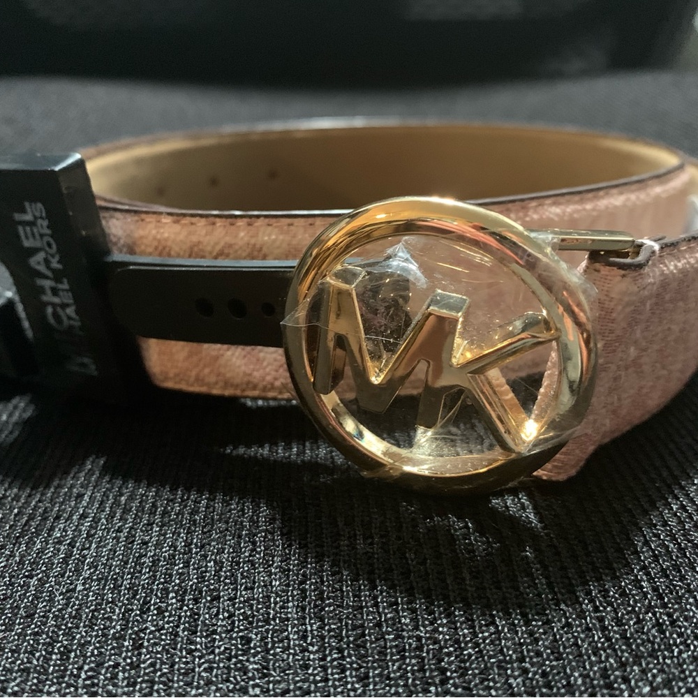 BRAND NEW MICHAEL KORS LOGO BELT 558641 SIZE MEDIUM COLOR PINK